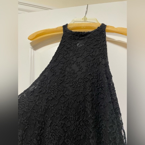 Black lace halter dress forever 21 - Picture 2 of 4
